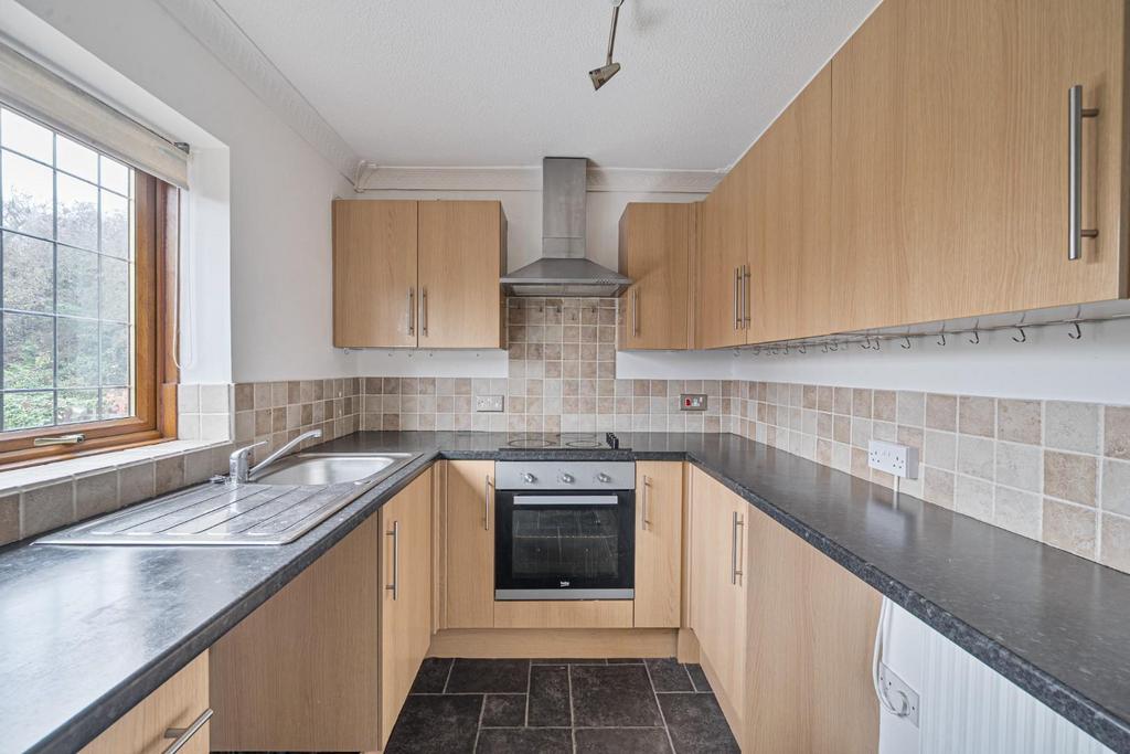 Kitchen 2.jpg