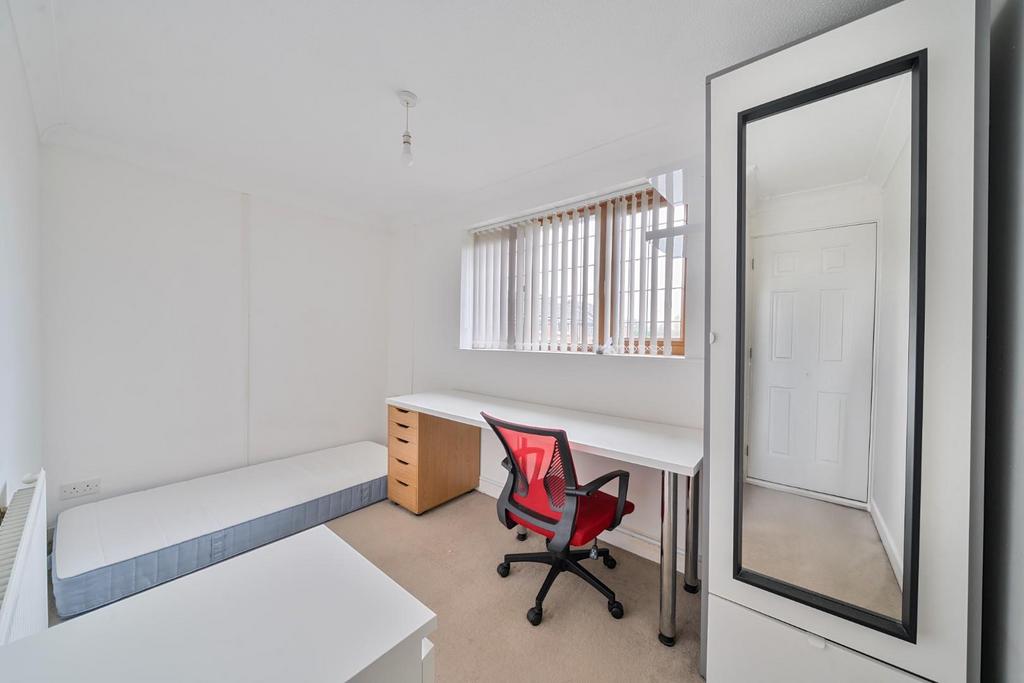 Bedroom 2.jpg