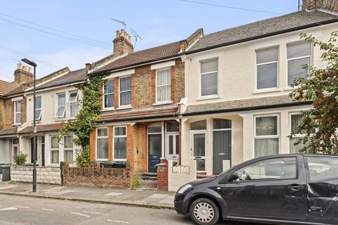 2 bedroom flat for sale, St. John's Road, London, N15