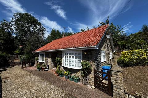 2 bedroom detached bungalow for sale, Carr Hill Lane, Whitby YO21