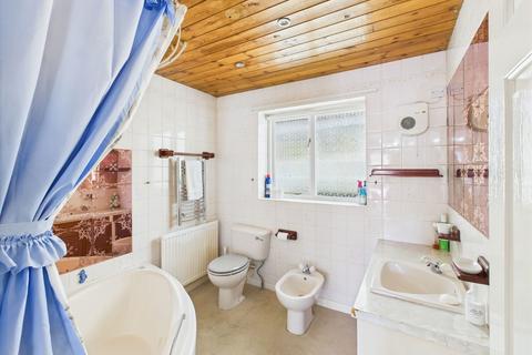 2 bedroom detached bungalow for sale, Carr Hill Lane, Whitby YO21