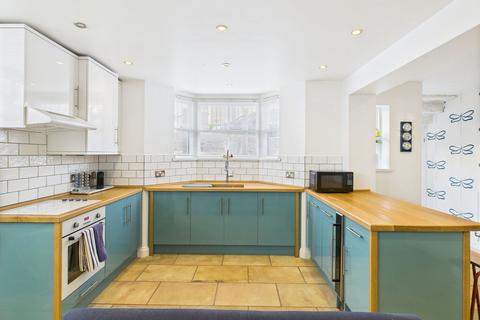 4 bedroom townhouse for sale, Crescent Place, Whitby YO21
