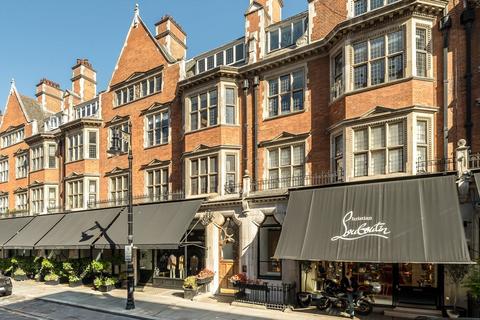 3 bedroom flat for sale, Mount Street, London W1K