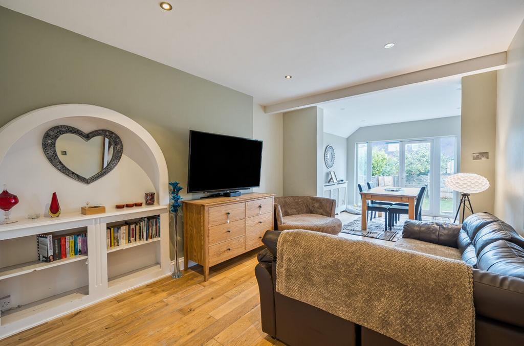 Stoneleigh Crescent, Epsom - KT19 0 RP