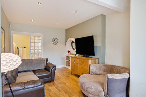 4 bedroom semi-detached house for sale, Stoneleigh Crescent, Epsom, KT19