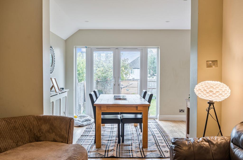 Stoneleigh Crescent, Epsom - KT19 0 RP