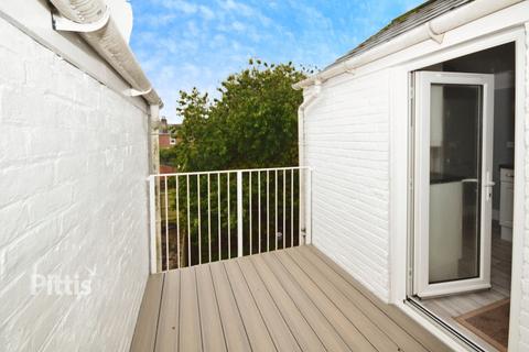 2 bedroom apartment to rent, Atherley Road Shanklin PO37