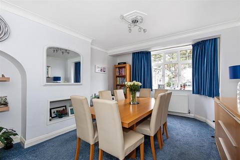 3 bedroom semi-detached house for sale, Corrigan Avenue, Coulsdon CR5