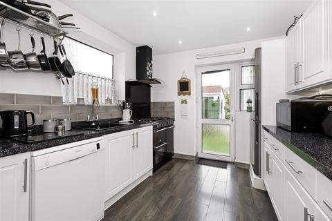 3 bedroom semi-detached house for sale, Corrigan Avenue, Coulsdon CR5