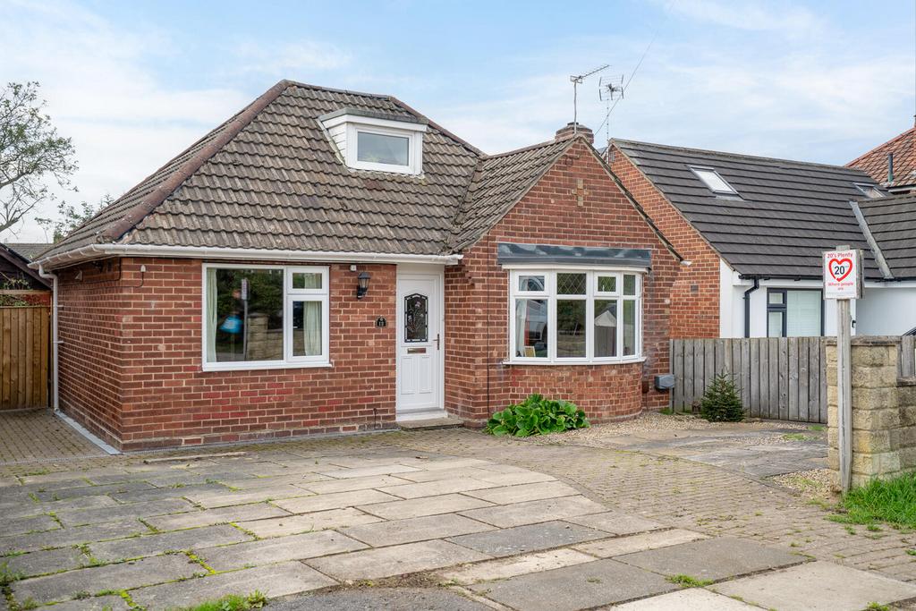 Howe Rd Jagger York Howard Drive, York 3 bed detached house - £425,000