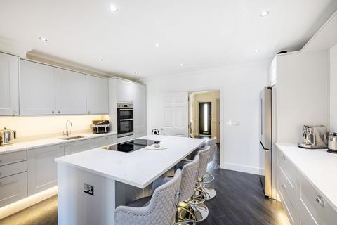 4 bedroom end of terrace house for sale, Tower Place, Warlingham, CR6