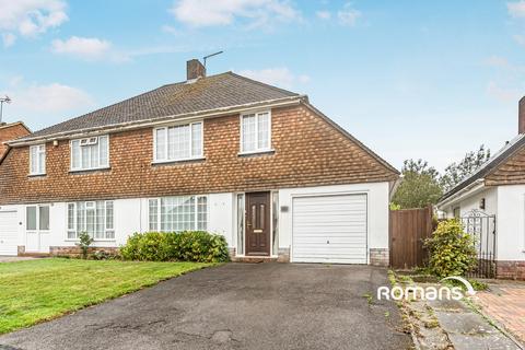 3 bedroom semi-detached house to rent, Silverdale Road, Earley, Reading, RG6