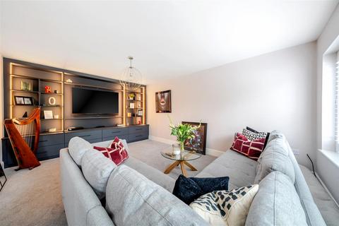 5 bedroom detached house for sale, Pauling Close, Aston Clinton,