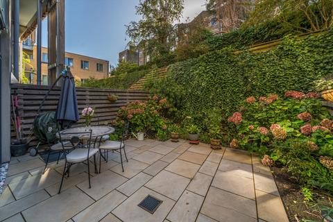 2 bedroom flat for sale, Blackthorn Avenue, London N7