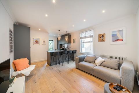 3 bedroom maisonette for sale, Leverson Street, London SW16