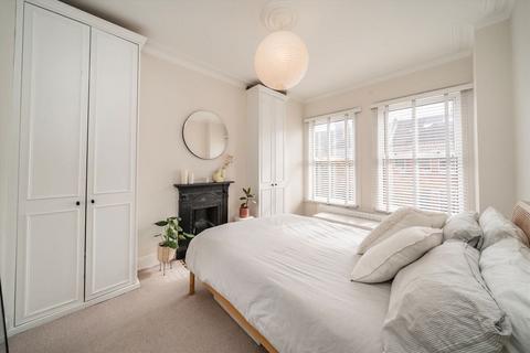3 bedroom maisonette for sale, Leverson Street, London SW16