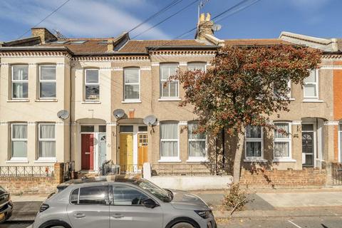 3 bedroom maisonette for sale, Leverson Street, London SW16