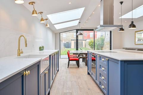 undefined, Wormholt Road, Shepherd's Bush, London, W12