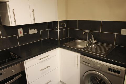 1 bedroom flat to rent, Fryers Court, High Wycombe HP12