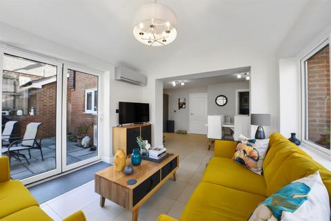 4 bedroom detached house for sale, Stocks Way, Lenham