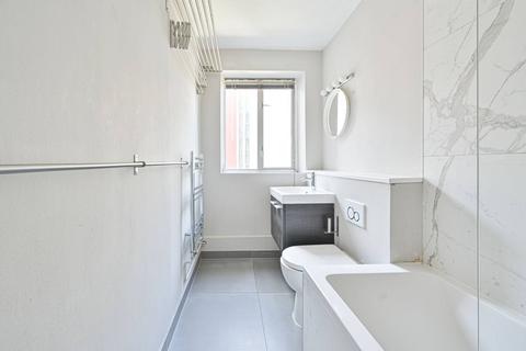2 bedroom flat to rent, Marion Court, Tooting Broadway, London, SW17