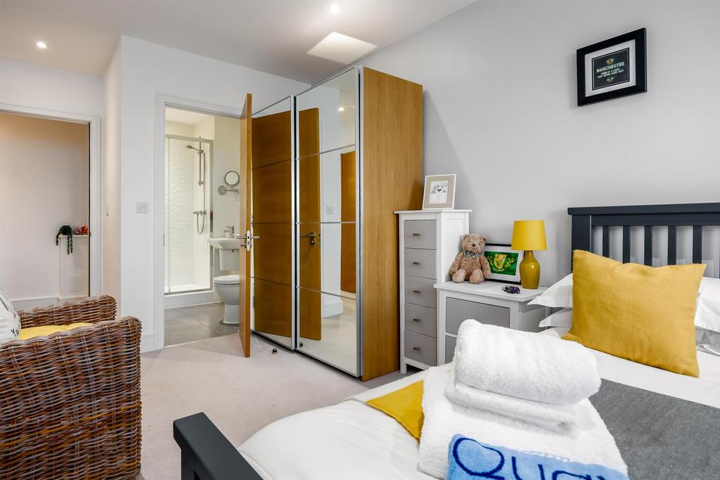 Sanctuary Apt1017 Jefferson Avenue-15web300.jpg