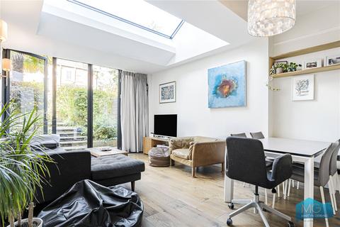 3 bedroom apartment for sale, Crouch Hall Road, London, N8