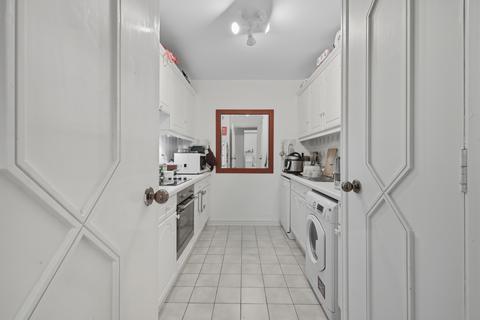 2 bedroom flat for sale, Mercury Court, London E14
