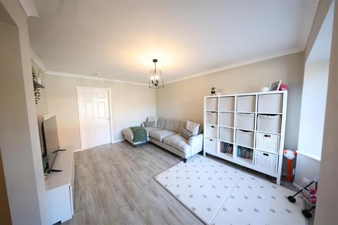 3 bedroom end of terrace house for sale, The Hawthorns, Long Riston, Hull