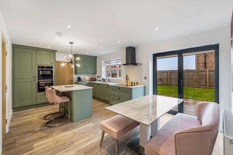4 bedroom detached house for sale, Cleveland Avenue, North Hykeham LN6