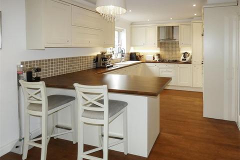 4 bedroom detached house for sale, Cowdray Close, Rustington BN16