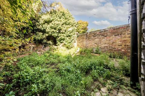 27 Bishops Road, London, W7 2NZ