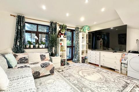 undefined, Nightingale Way, London E6