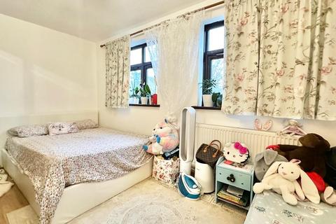 undefined, Nightingale Way, London E6