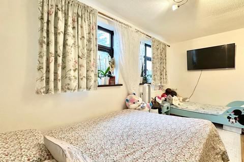 undefined, Nightingale Way, London E6