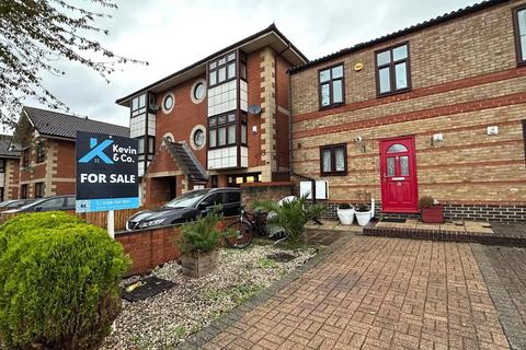 undefined, Nightingale Way, London E6