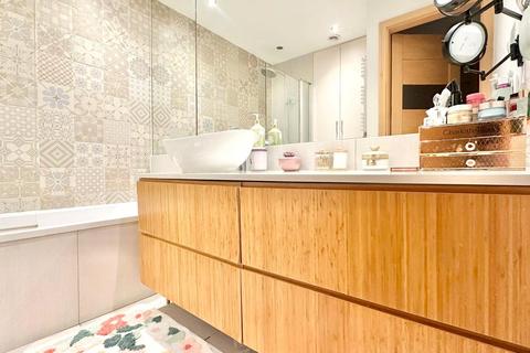 3 bedroom terraced house for sale, Nightingale Way, London E6
