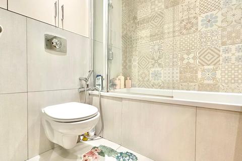 3 bedroom terraced house for sale, Nightingale Way, London E6