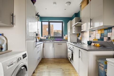 3 bedroom apartment for sale, Daubenton House, Havelock Road, UB2