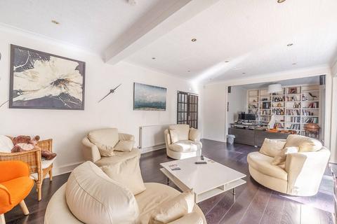 Brookside The Rise, Edgware, HA8 8NR