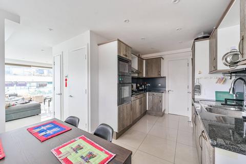 undefined, Wells Street, Fitzrovia, London, W1T
