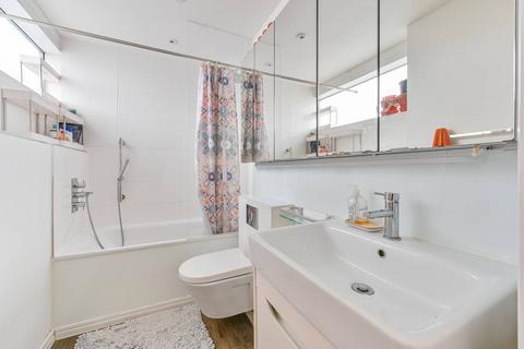 undefined, Wells Street, Fitzrovia, London, W1T