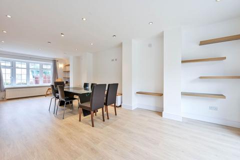 Derwent Avenue, Kingston Vale, London, SW15