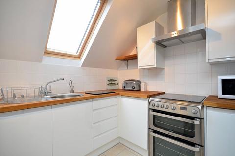 2 bedroom flat to rent, Warwick Road, Ealing, London, W5