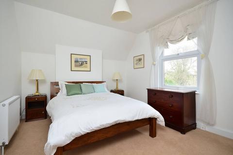 2 bedroom flat to rent, Warwick Road, Ealing, London, W5
