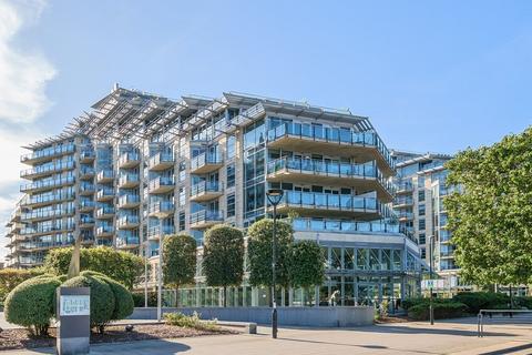 3 bedroom flat for sale, Juniper Drive, London, SW18