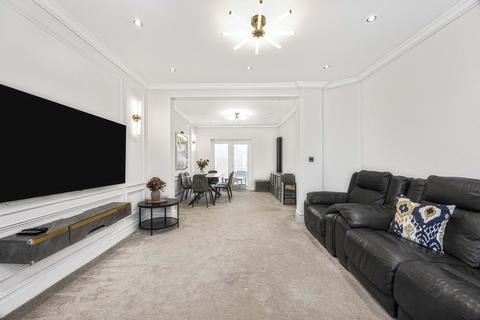 3 bedroom terraced house for sale, Springfield Drive, Ilford, IG2