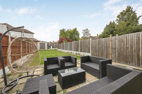 3 bedroom terraced house for sale, Springfield Drive, Ilford, IG2