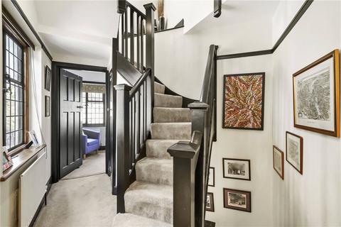 undefined, Tring Avenue, London, W5