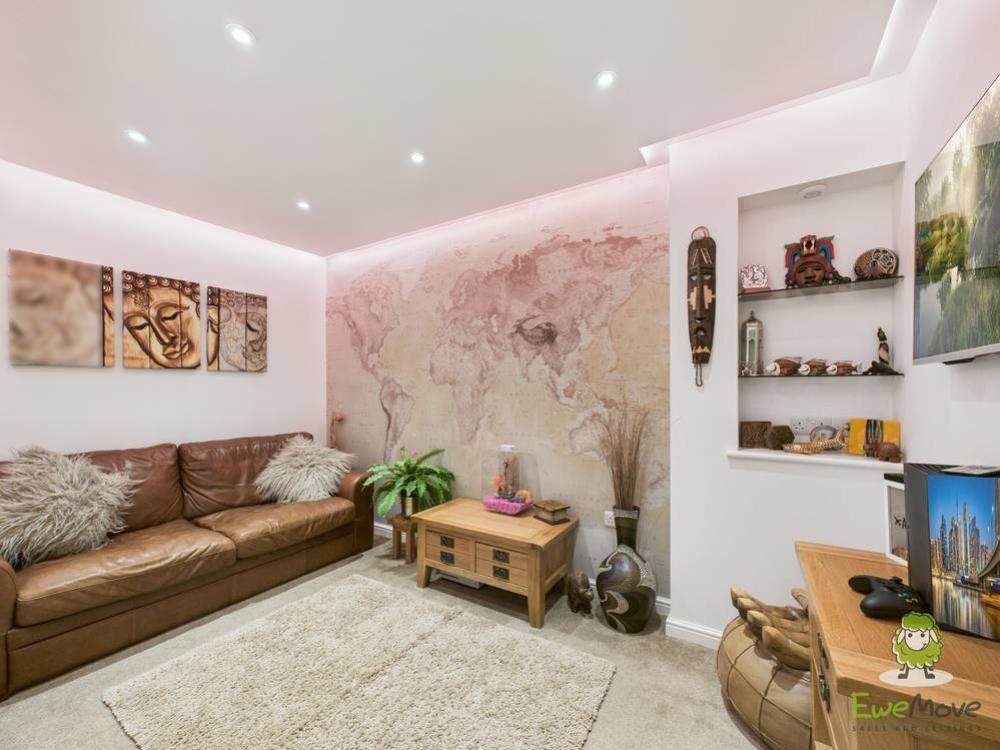 Snug Emily Dimelow Ewemove Whitchurchand Nantwich